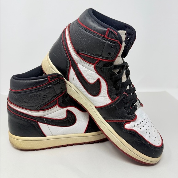 Size 9.5 - Jordan 1 Retro High Bloodline 2019 / 555088-062 - Picture 10 of 16